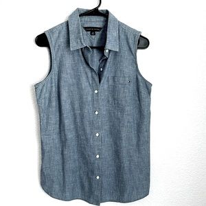 Tommy Hilfiger collared short sleeve blouse. Size S  Blue